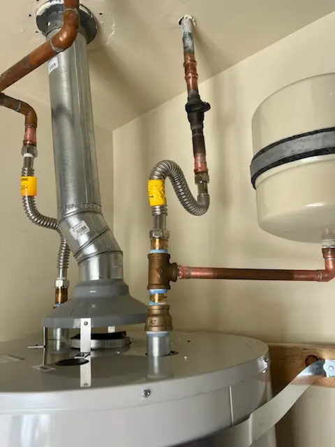 Water heater installation and plumbing repair in Hollaway Estates